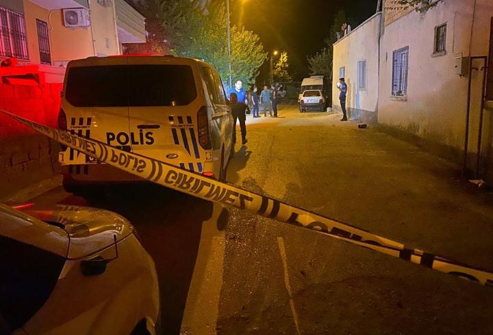 Adana'da silahlı kavga: 1'i ağır 4 yaralı