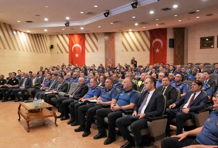 Son dakika haberine göre; CHP Ankara Milletvekili Adnan Beker partiden istifa ettiğini açıkladı.7