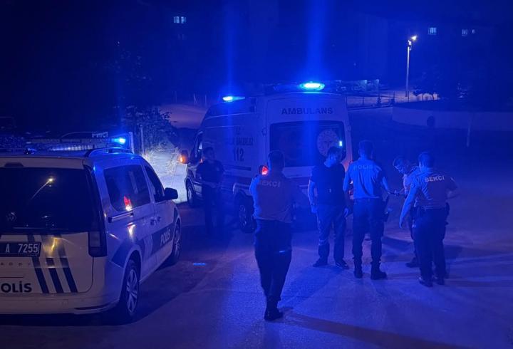 Sahte plakalı otomobiliyle kaçarken çarptığı bekçi yaralandı