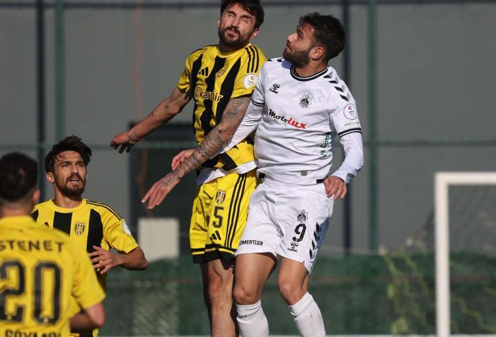 Aliağa FK'da Veli ve Mert yeni takımlarıyla imzaladı