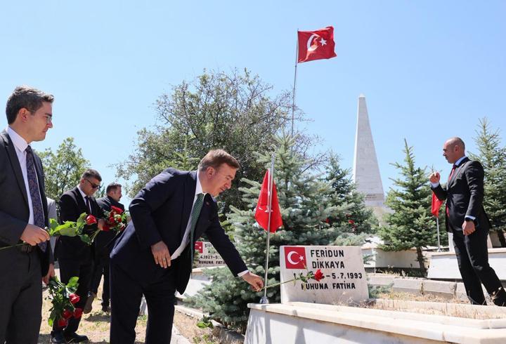 Başbağlar'da 33 yıl önce katledilen 33 kişi törenle anıldı