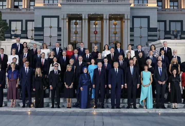 Tarihi kare: NATO liderleri Külliye'de aile fotoğrafında buluştu