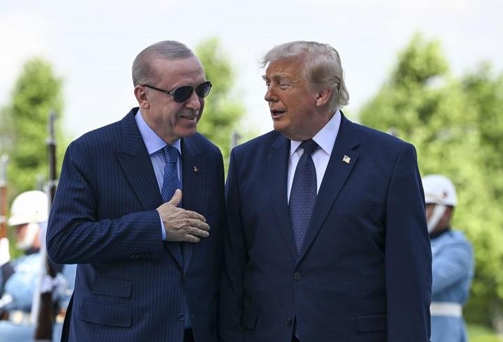 Erdoğan ve Trump zirvesinin beden dili! Diplomaside ezber bozan yakınlık