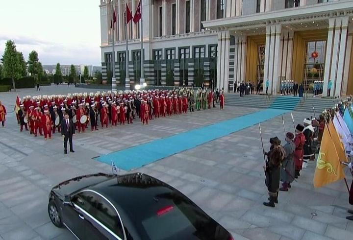200 YIL SONRA YENİDEN! Trump'ın karşılama törenine damga vurmuştu