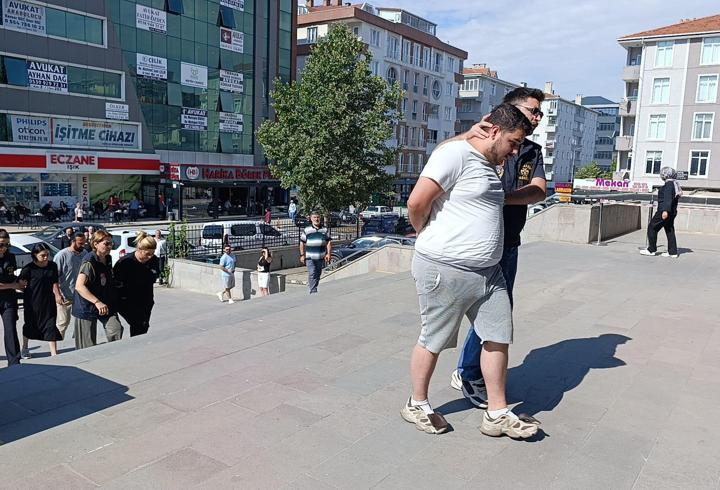 Tekirdağ'da marketten bebek maması çalan 2 şüpheli tutuklandı