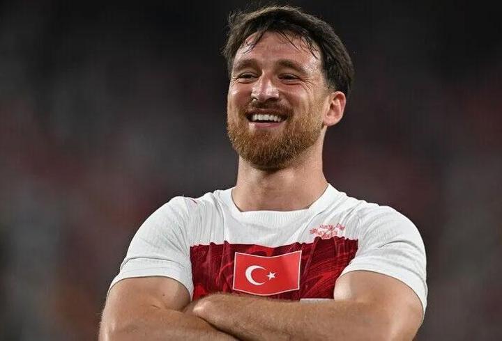 Beşiktaş, milli futbolcu Salih Özcan transferini duyurdu