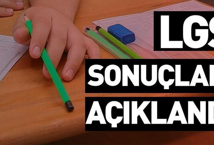 İçişleri Bakanlığı, Van'da jandarma tarafından düzenlenen operasyonda 333 kilogram uyuşturucu madde ele geçirildiğini, 2 şüphelinin yakalandığını açıkladı.3