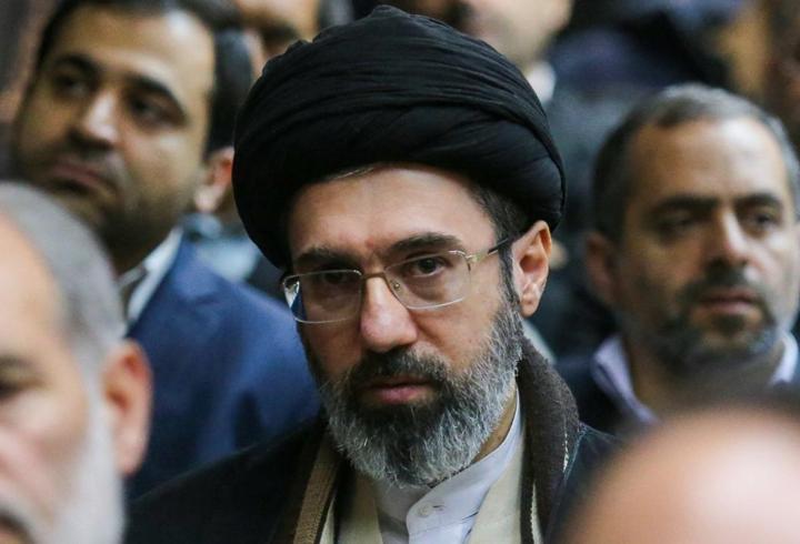 İran lideri Hamaney, babasının öldürülmesinin "intikamının" alınacağı sözünü verdi