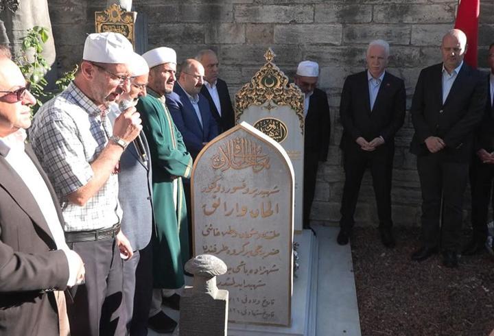 Dernekler kanununa muhalefet ve suçtan kaynaklanan mal varlığı değerlerini aklama iddiasıyla soruşturma başlatılan AHBAP Derneği'nin başkanı Haluk Levent hakkında gözaltı kararı çıkarıldı. Levent ile birlikte 19 kişi daha gözaltına alındı. Soruşturmaya ilişkin detayları CNN Türk Haber Koordinatörü Nihat Uludağ aktardı. 1