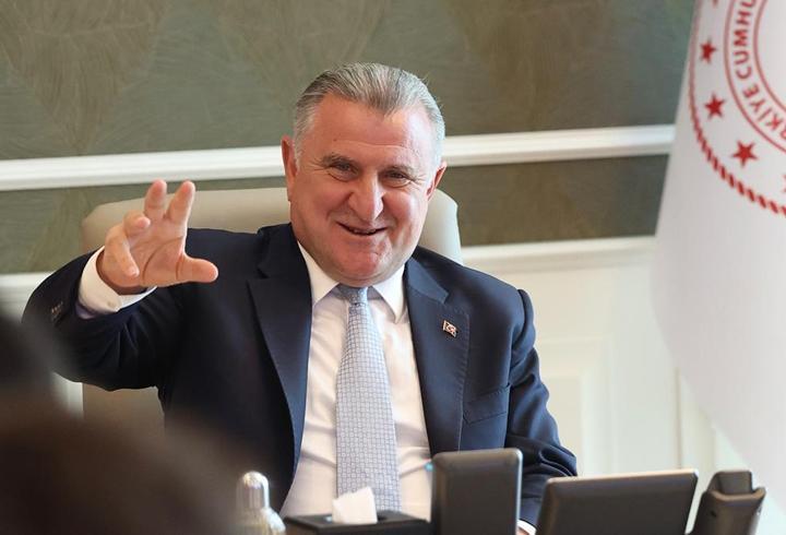 Bakan Osman Aşkın Bak: Voleybolda ekol olduk