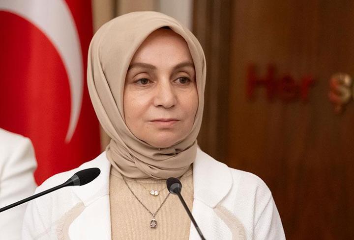 Maltepe'de yağış nedeniyle kayganlaşan yolda kaza yapan doğal gaz tankerinden inen yolcuya çarpmamak için yavaşlayan otomobile arkadan gelen hafif ticari araç çarptı. Çarpmanın etkisiyle savrulan otomobili fark eden kişi, refüjün arkasına atlayarak yaralandı.5