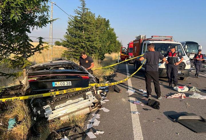 Sıla yolunca feci kaza: Gurbetçi aileden 3 kişi hayatını kaybetti