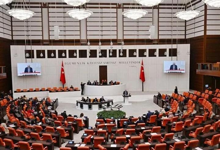 Ankara Cumhuriyet Başsavcılığı koordinesinde yürütülen soruşturma kapsamında, Büyük Birlik Partisi (BBP) Genel Başkanı merhum Muhsin Yazıcıoğlu ile beraberindeki kişilerin hayatını kaybettiği helikopter kazasına ilişkin 10 ilde eş zamanlı operasyon düzenlendi. Operasyon kapsamında haklarında gözaltı kararı verilen 29 şüpheliden 27'si yakalanarak gözaltına alındı.1