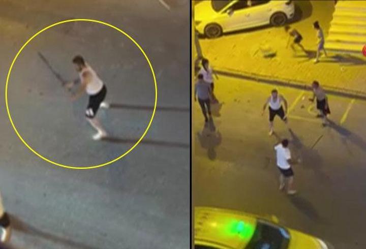 Tek kelimeyle DEHŞET! Esenyurt'ta sokakta kılıçlar çekildi
