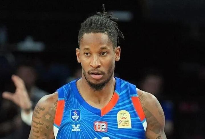 Fenerbahçe, Anadolu Efes'in eski yıldızını kadrosuna kattı