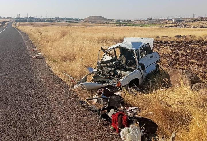 Şanlıurfa'da devrilen otomobildeki 3 kişi yaralandı