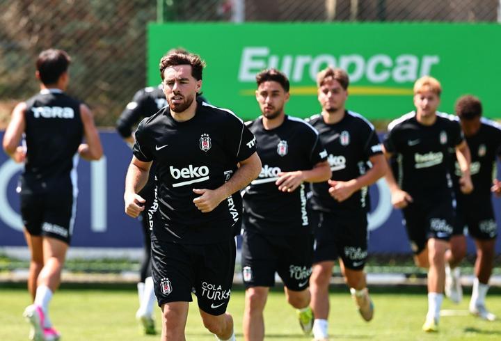 Beşiktaş'ta, Midtjylland mesaisi sürüyor
