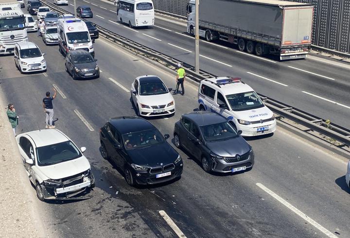 Eskişehir'de zincirleme kaza; 2 yaralı