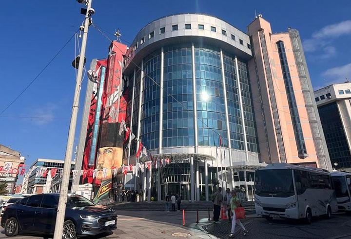Son dakika: İzmit Belediye Başkanı ile eşi gözaltına alındı