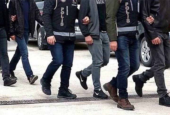 TBMM Milli Savunma Komisyonu Başkanı ve AK Parti Kayseri Milletvekili Hulusi Akar, sanal medya hesabından yaptığı açıklamayla iddialara sert tepki gösterdi.3