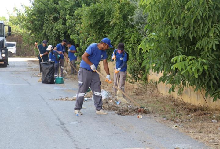 Toroslar’da sokaklar ve ortak yaşam alanları titizlikle temizleniyor