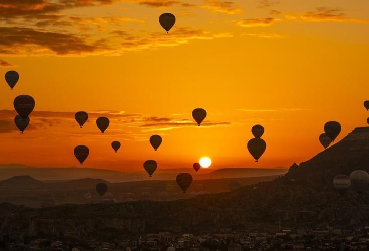 Kapadokya'da 6 ayda 250 bini aşkın turist balon turuna katıldı