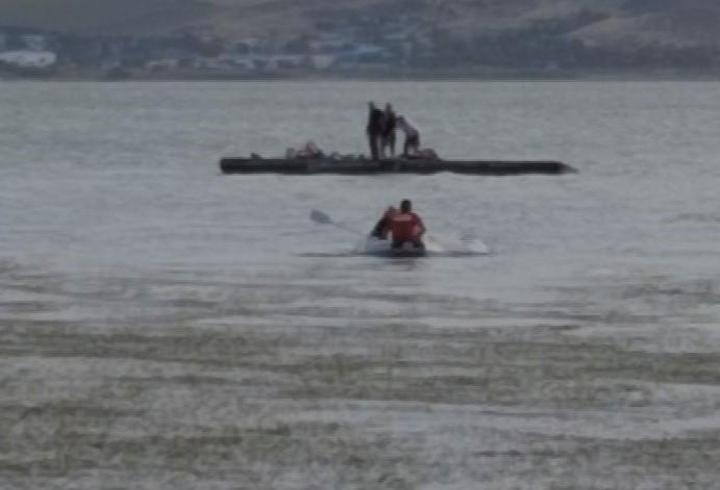 İzin gününde olan itfaiye amiri fırtınada Büyükçekmece Gölü'nde mahsur kalan balıkçıları kurtardı