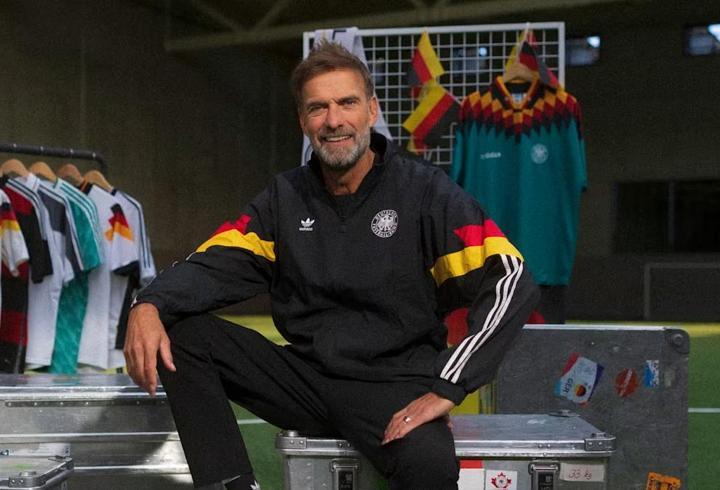 Jürgen Klopp futbola geri döndü!