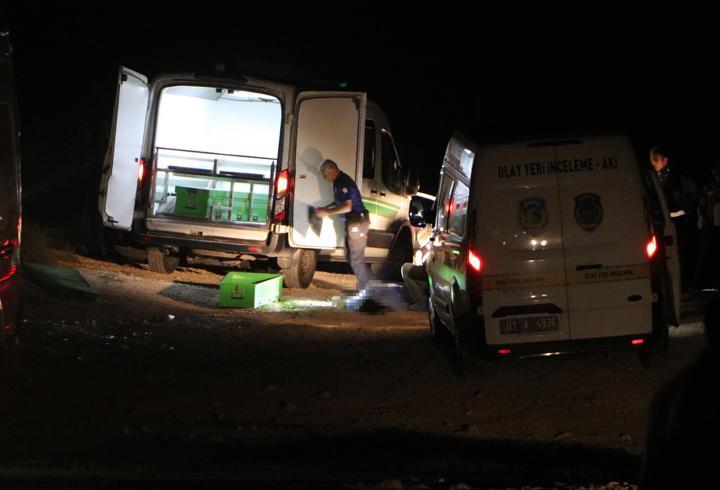 Adana’da seyir tepesinde silahlı saldırı: 1’i kadın 3 ölü