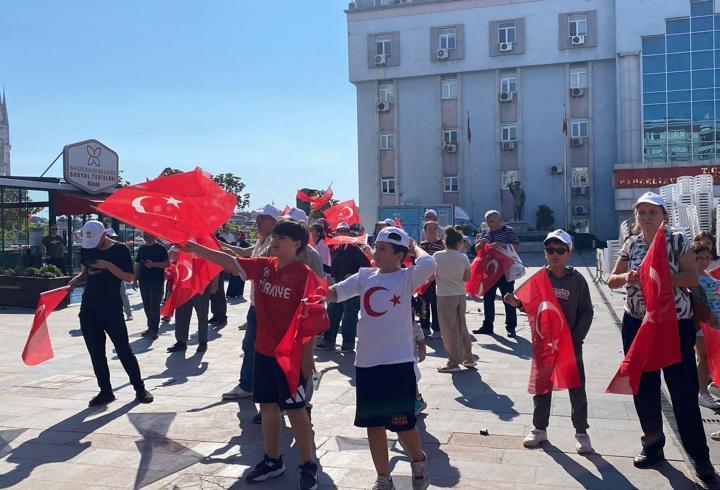 Bahçelievler'de A Milli Kadın Voleybol Takımı'nın şampiyonluğu kutlandı