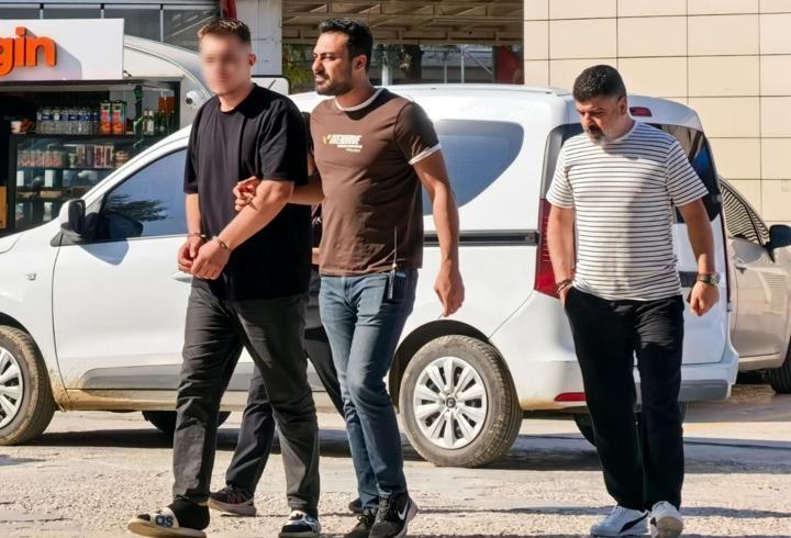 Arkadaşını silahla tehdit edip, başkasına olan borcunu ödeten şüpheli yakalandı