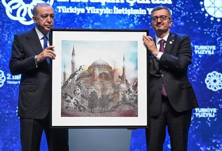 Cumhurbaşkanı Erdoğan'a Ayasofya hediyesi