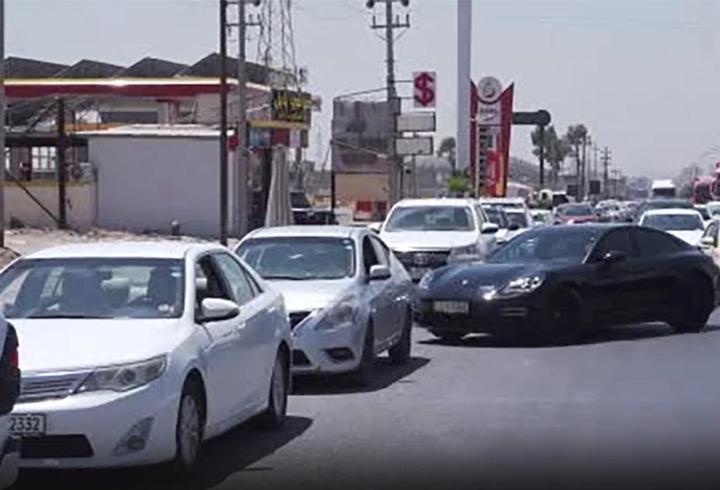 Benzin krizi hayatı felç etti! İstasyonlarda kilometrelerce kuyruk