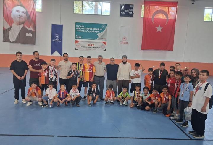 Yaz Kur'an Kursu öğrencileri futsal turnuvasında buluştu
