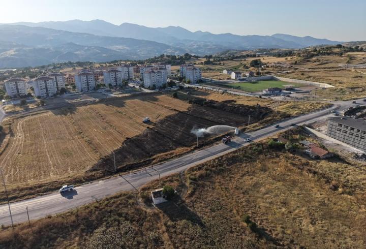 Kütahya Emet'te çıkan 2 yangın söndürüldü