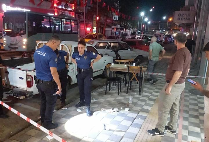 Motosiklet kasklı şüphelinin silahlı saldırısında yaralandı