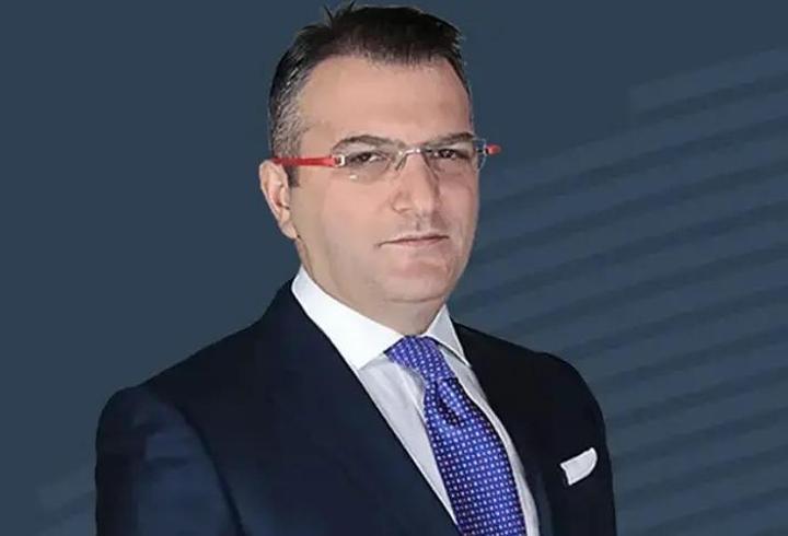 CEM KÜÇÜK GÖZALTINA MI ALINDI, NEDEN? Gazeteci Cem Küçük kimdir, kaç yaşında ve nereli? İşte kariyeri ve eğitim hayatı...