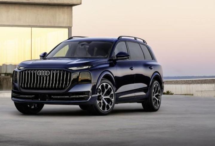 Audi tarihinin en büyük SUV modeli Q9 olacak