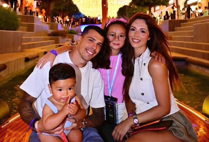 Dünya şampiyonu futbolcu Pedro Porro, tatil için Antalya Serik'i tercih etti