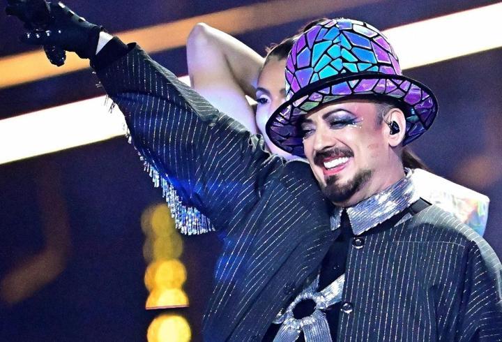 Boy George, İsrail yanlısı şarkısı sonrası müzikalden çekildi
