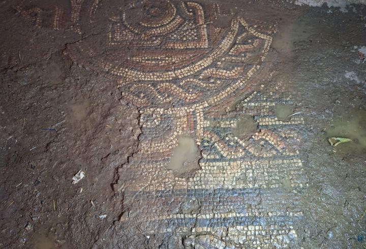 Mardin'de 1500 yıllık taban mozaiği ele geçirildi; 2 gözaltı