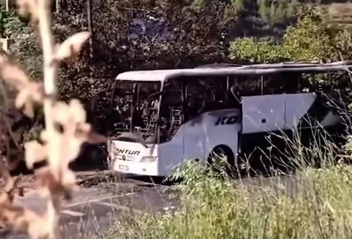 Mersin'de seyir halindeki yolcu otobüsü yandı