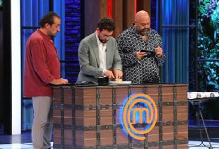 MASTERCHEF 13. YARIŞMACI KİM OLDU? Masterchef ana kadroya katılan isim belli oldu! 31 Temmuz 2026 MasterChef'te önlüğü kim aldı?