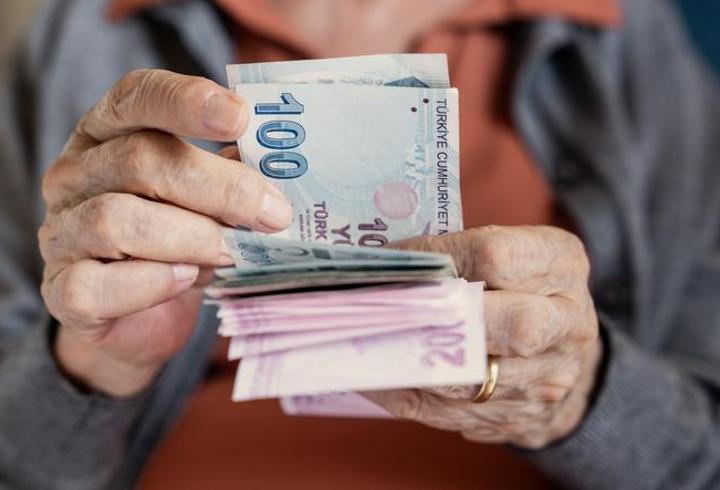 EMEKLİ MAAŞ FARKLARI NE ZAMAN YATACAK? Emekli zammı resmileşti, fark ödemeleri o tarihte yapılacak!