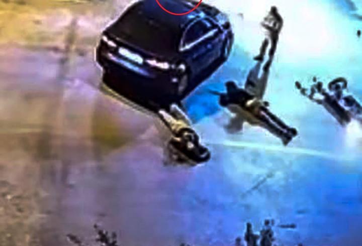 Otomobiliyle motosiklete çarptı, kaputtaki çocuğu indirip yaralıları ezerek kaçtı;  o anlar kamerada