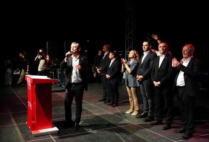 Yeni Parti Genel Başkanı Özel Beylikdüzü'nde partililere hitap etti: