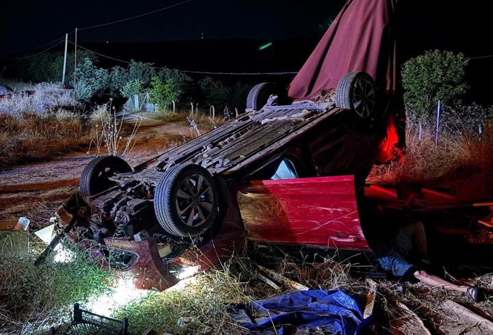 Bursa'da otomobil şarampole yuvarlandı: 3 yaralı