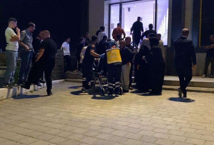 Düğünde iki grup arasında bıçaklı müzik kavgası: 3 yaralı