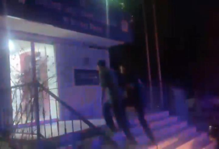 Bakırköy’de parkta uygunsuz davranışlarda bulunan 2 kişi gözaltına alındı
