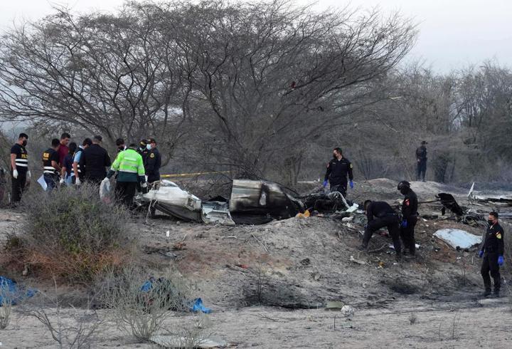 Peru'da turistleri taşıyan uçak düştü: 13 ölü